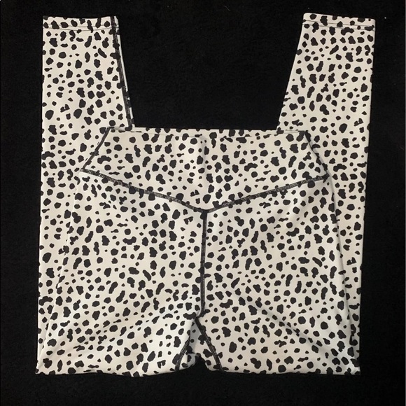 NWOT Snow Leopard Leggings - Picture 2 of 5